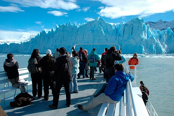 perito moreno glacier boat tour